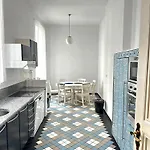 Bella - Old Town, Balcony Apartment